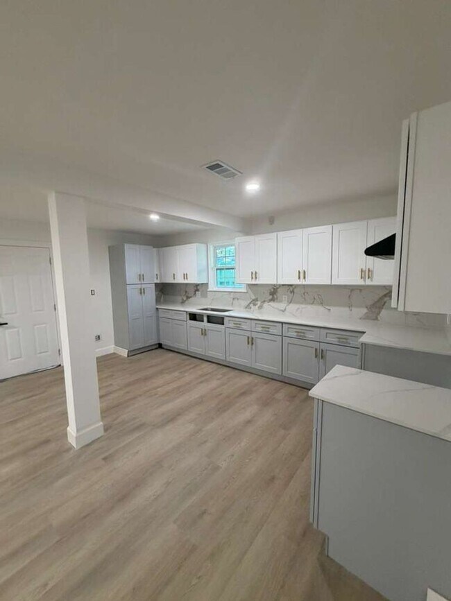 Building Photo - BEAUTIFUL HOME IN HOUSTON. MOVE IN READY!.