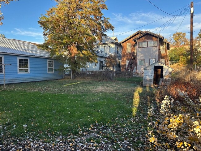 Building Photo - Freshly Updated 2-Bedroom Home!