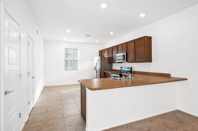 Building Photo - 6321 S Crescent Peak Dr