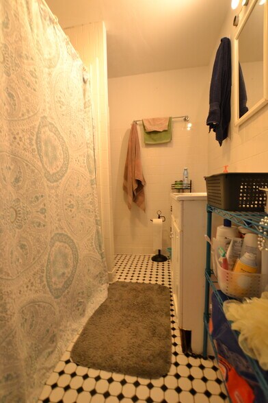 Building Photo - 316 Saint Paul St