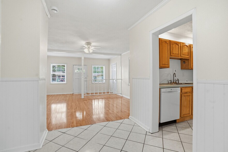 Building Photo - 1262 Woodlawn Ter