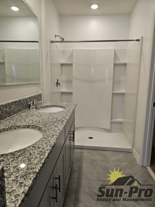 Building Photo - 11 1st St