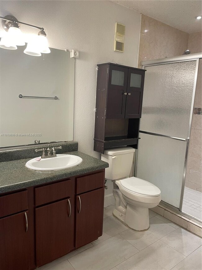 Building Photo - 10370 SW 150th Ct