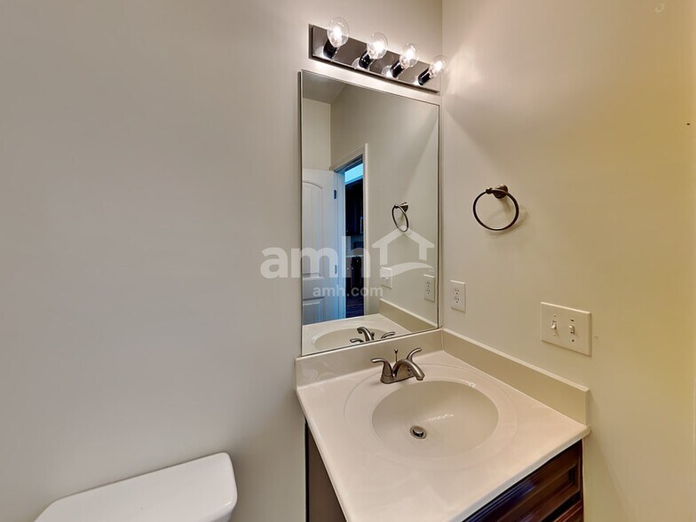 Building Photo - 3389 Gardenside Walk SW
