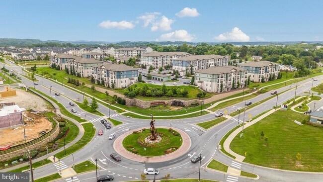 Building Photo - 6110 Stonecat Ct