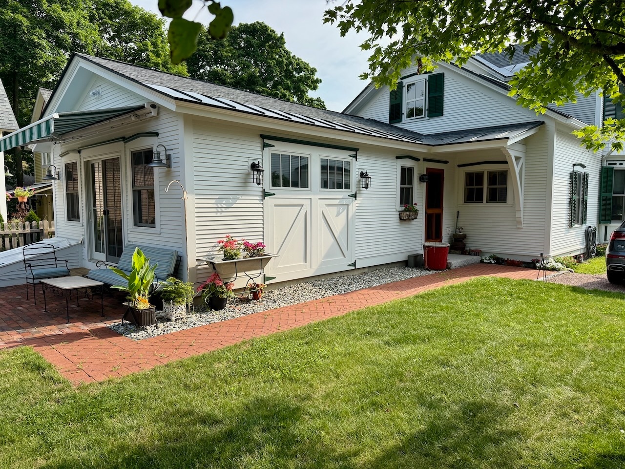 Building Photo - 61 Mansfield Ave