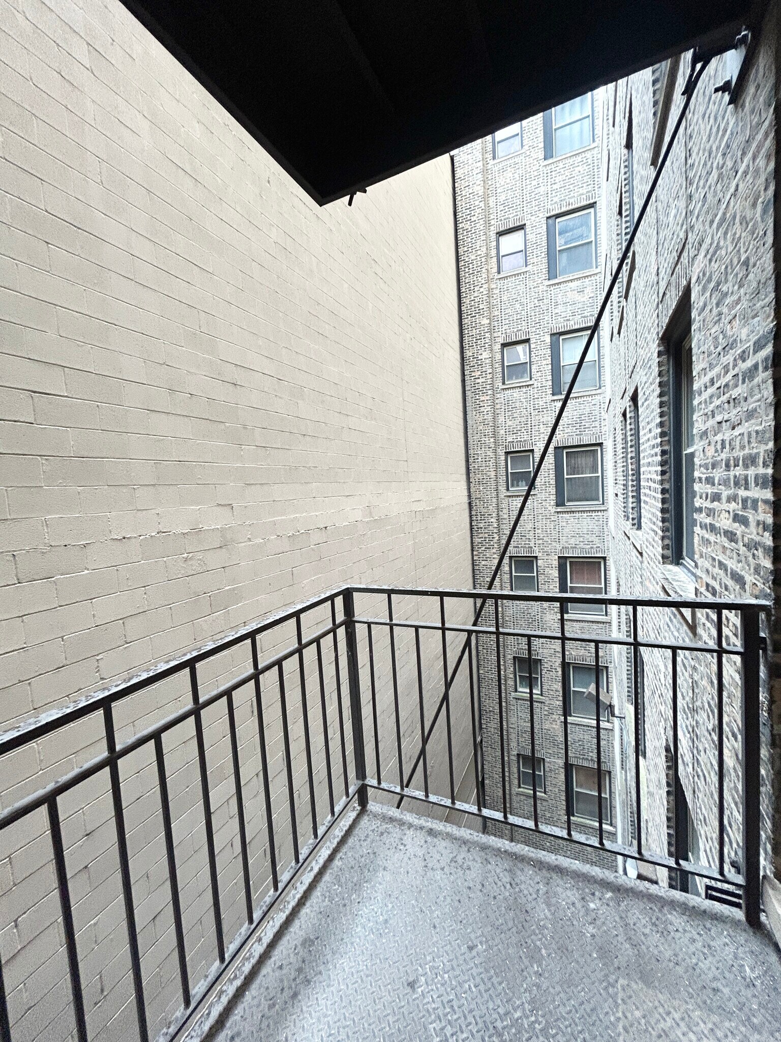 Building Photo - 5346 S Cornell Ave