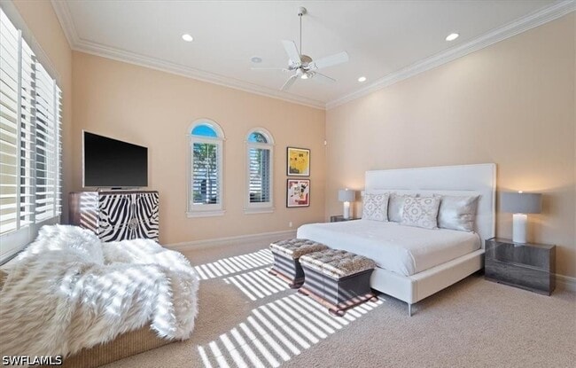 Building Photo - 550 21st Ave S