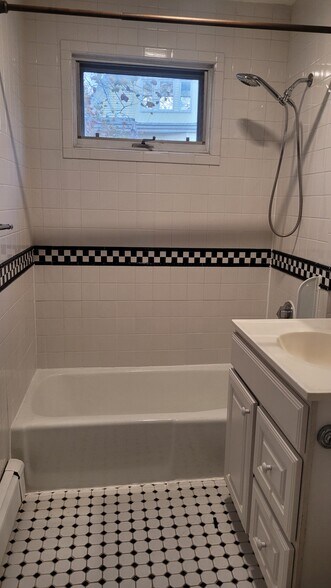 Building Photo - 881 Broadway