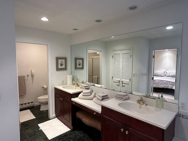 Building Photo - 4 Bedroom 3.5 Bath House Furnished With At...