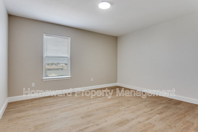 Building Photo - 8004 Julie Ave