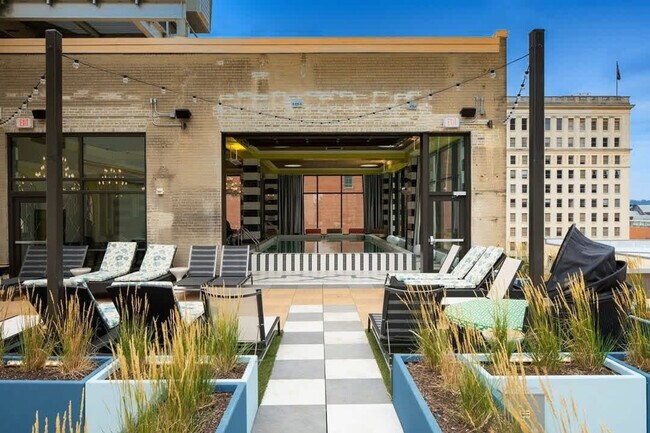 Building Photo - 309 Vine St