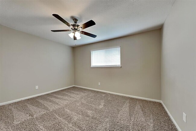Building Photo - 12522 Lusterleaf Dr