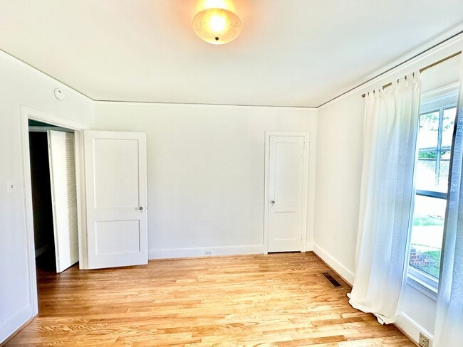 Building Photo - 441 Jackson St