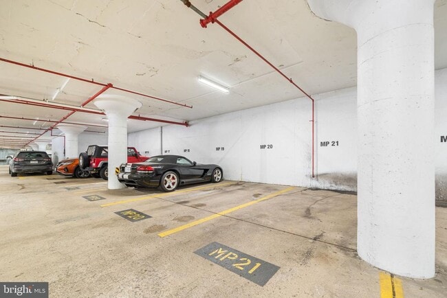 Building Photo - 1021 Arlington Blvd