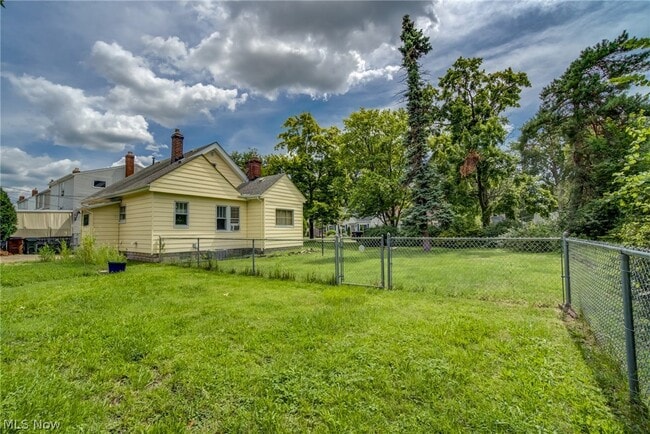 Building Photo - 4312 Kenmore Ave