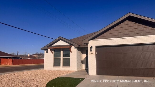 Building Photo - 2142 N Texas Ave