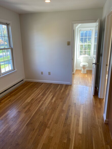 Kitchen/ living room - 7 Greenfield Ave