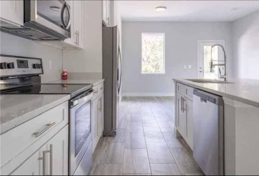 Building Photo - 1120 Dartford Dr