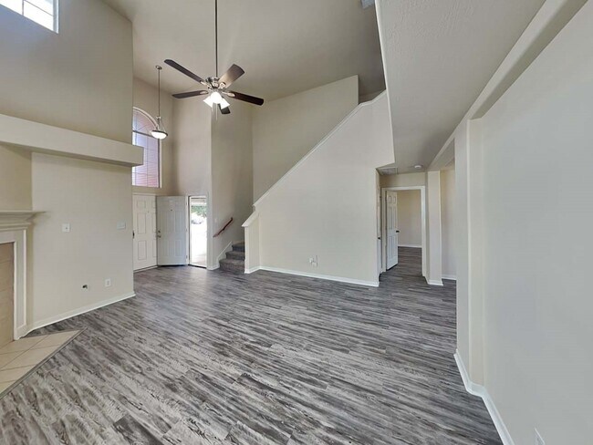 Building Photo - 1411 Baychester Ln