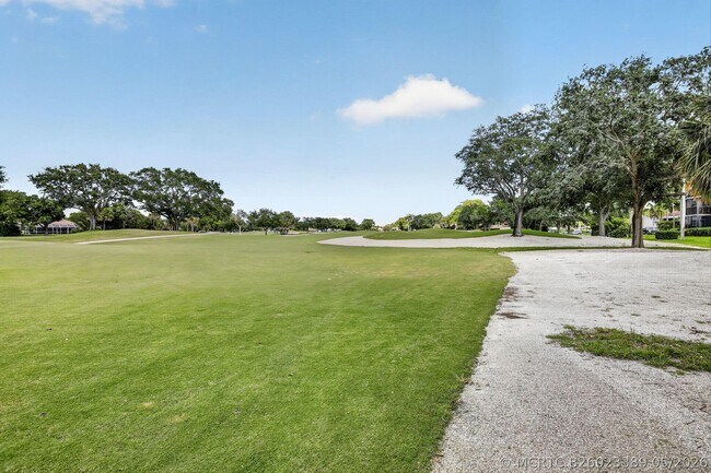 Building Photo - 9101 Jacaranda Ln