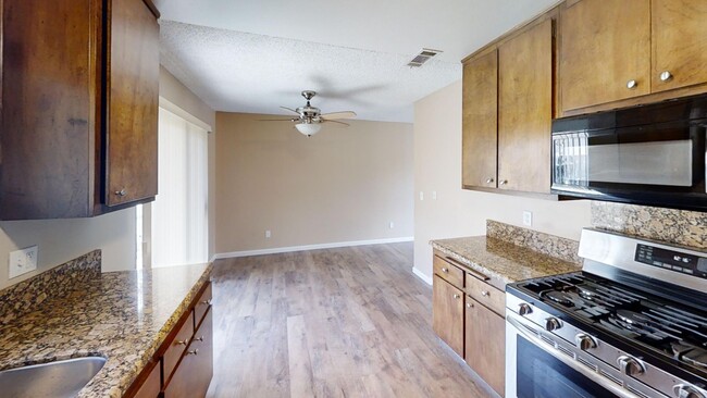 Building Photo - Yucaipa 2bedroom 1 bath apartment