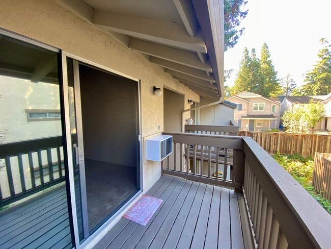 Building Photo - Nice Upper Unit in the Desired Station West!