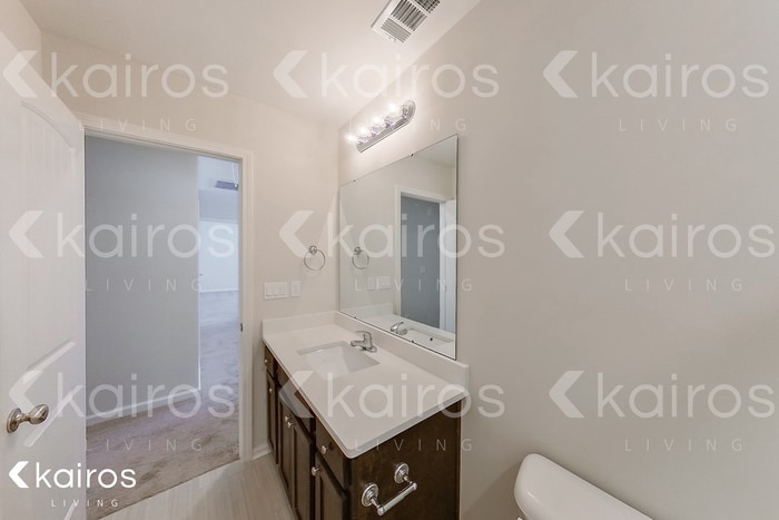 Building Photo - 34 Red Oak Dr.