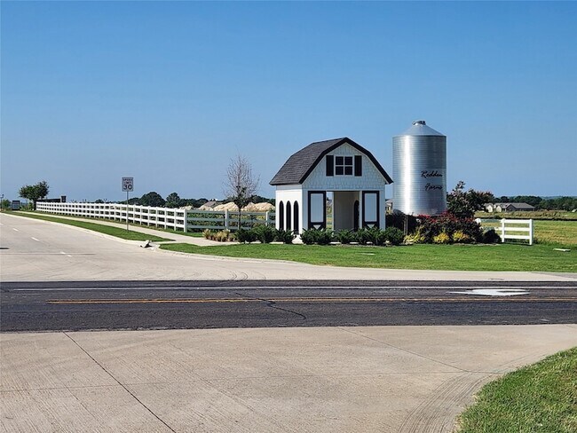 Building Photo - 355 Freestall Dr