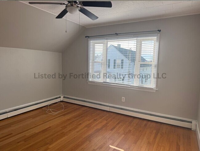 Building Photo - 94 Buffinton St