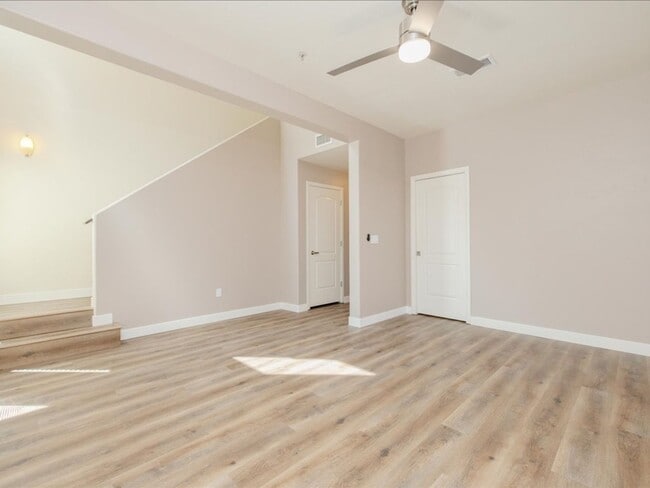 Building Photo - 3 Bedroom, 2.5 Bath CATALINA MOUNTAIN VIEWS! ROOF TOP CABANA!!