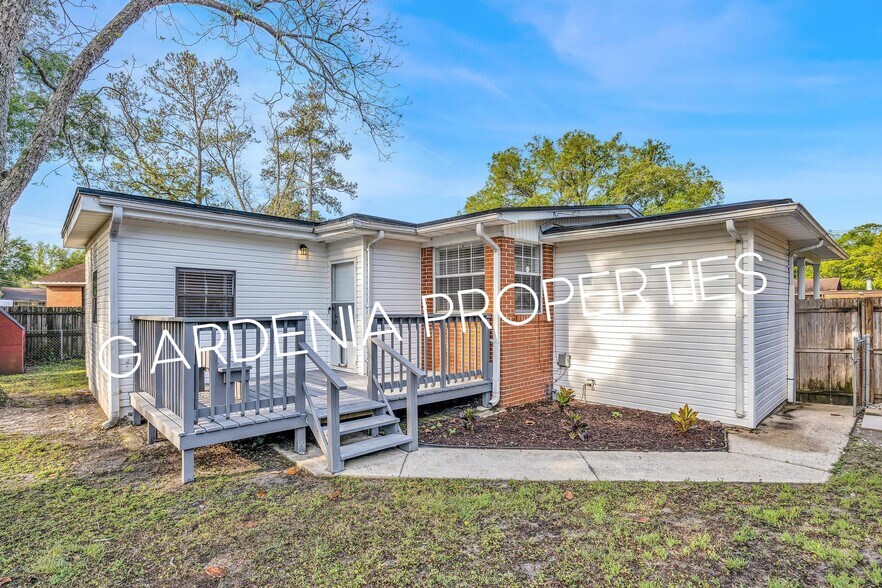 Building Photo - 1353 Placid Pl
