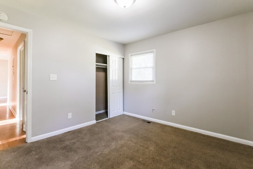 Building Photo - 6641 Wealthy Ct