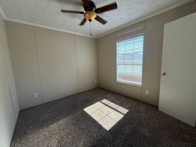 Building Photo - 3 Bedroom 2 Bath home on 1 acre in Wellborn