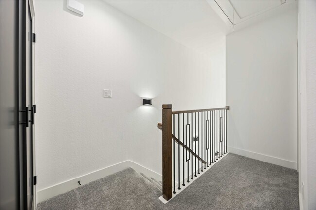 Building Photo - 964 Lucky St