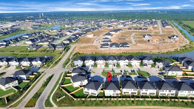 Building Photo - 5535 Holly Hvn Ct