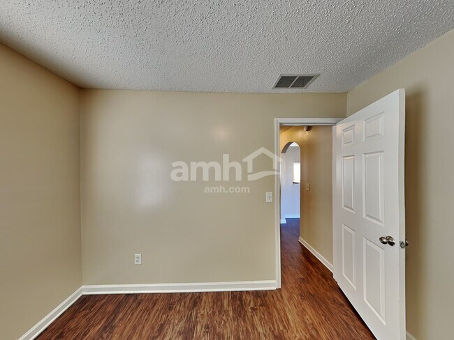 Building Photo - 2785 Eagle Haven Dr