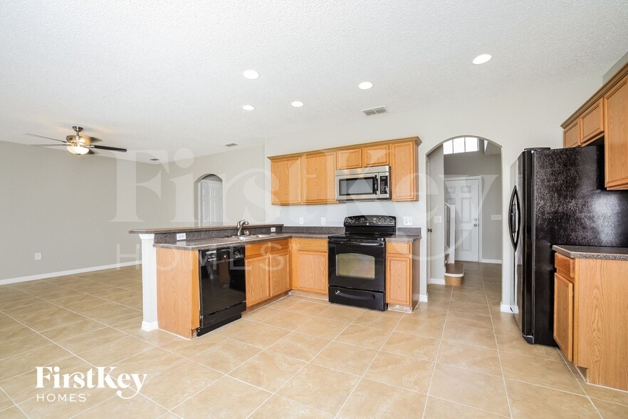 Building Photo - 639 Linnet Ct