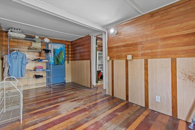 Building Photo - 480 Grandpa Rd