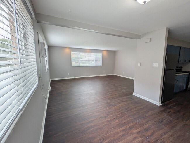 Building Photo - 110 Cromwell Pl