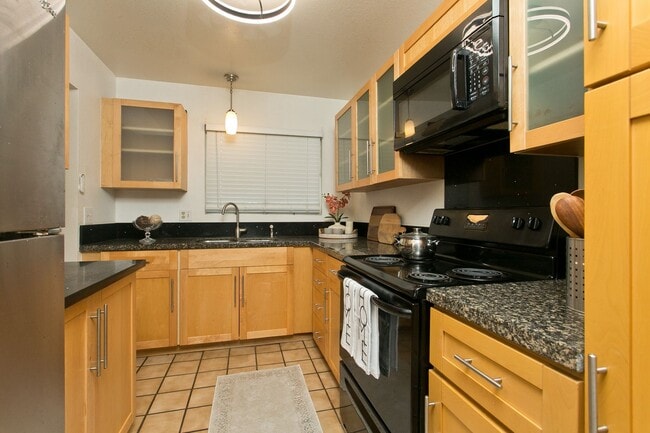 Building Photo - 98-1392 Koaheahe Pl #16153