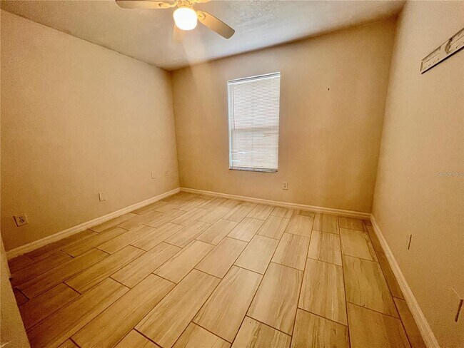 Building Photo - 829 Camargo Way