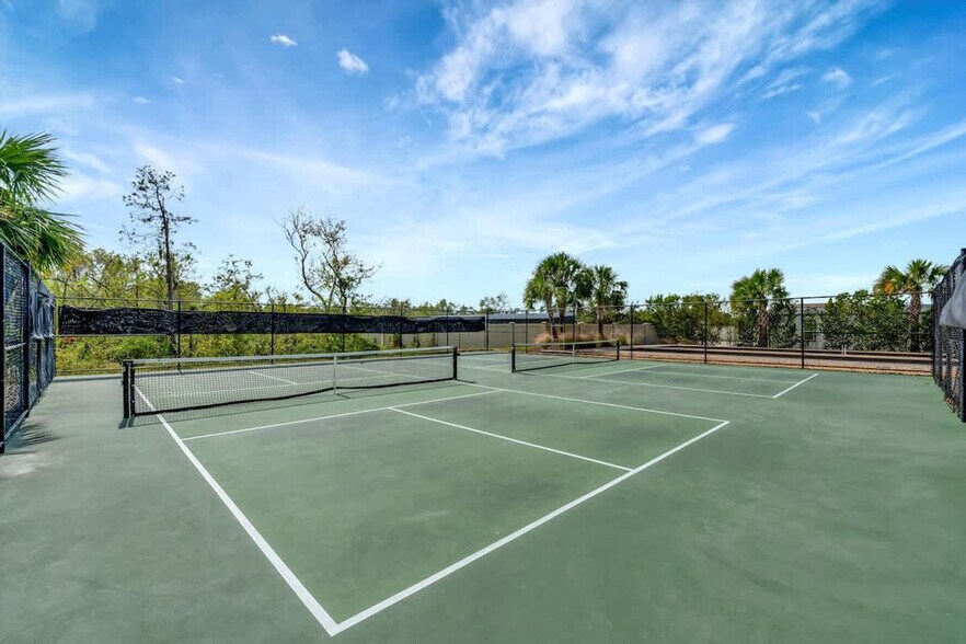 Building Photo - 5720 Palmer Cir