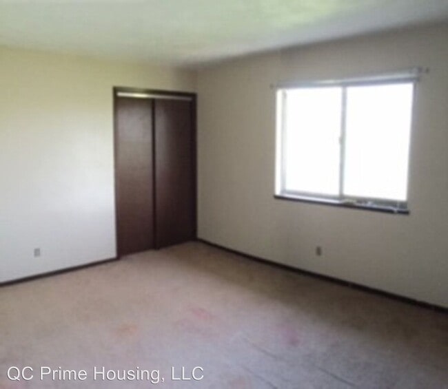 Building Photo - 1630 W 42nd St