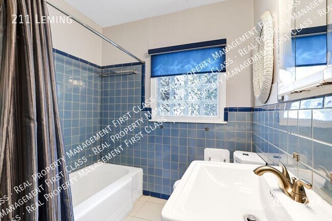 Building Photo - 211 Leming-