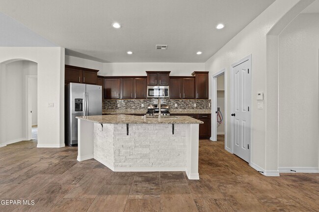 Building Photo - 12776 Runway Ave
