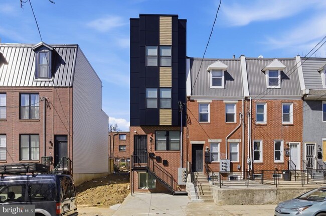 Building Photo - 2146 N Franklin St