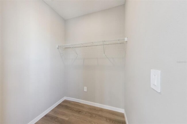 Building Photo - 544 N Bumby Ave