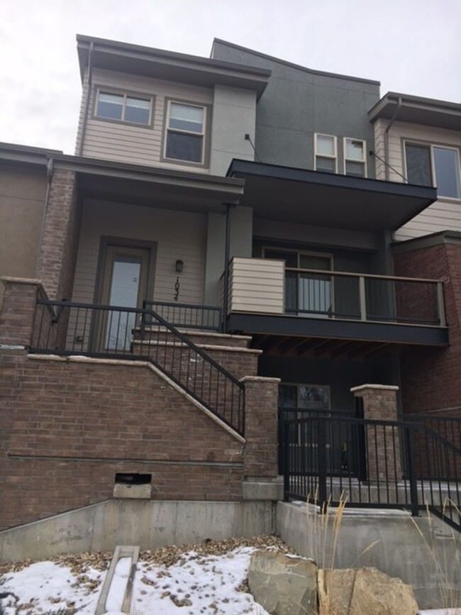 Building Photo - 1034 Griffith St