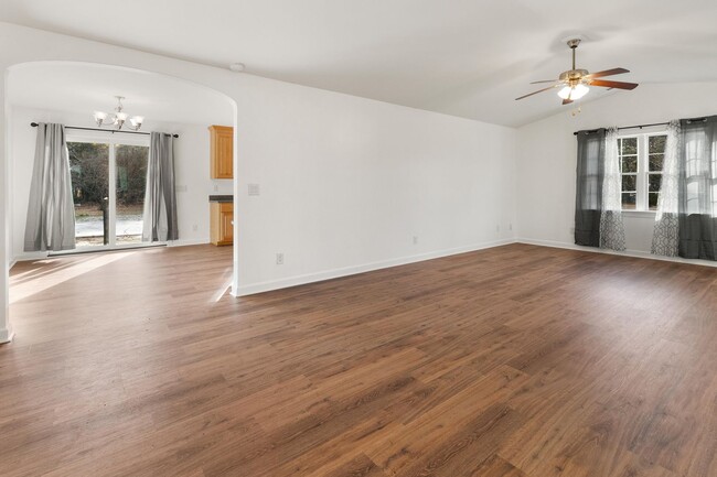 Building Photo - NEWLY RENOVATED 3 BR , 2 BA HOME *SPRING C...